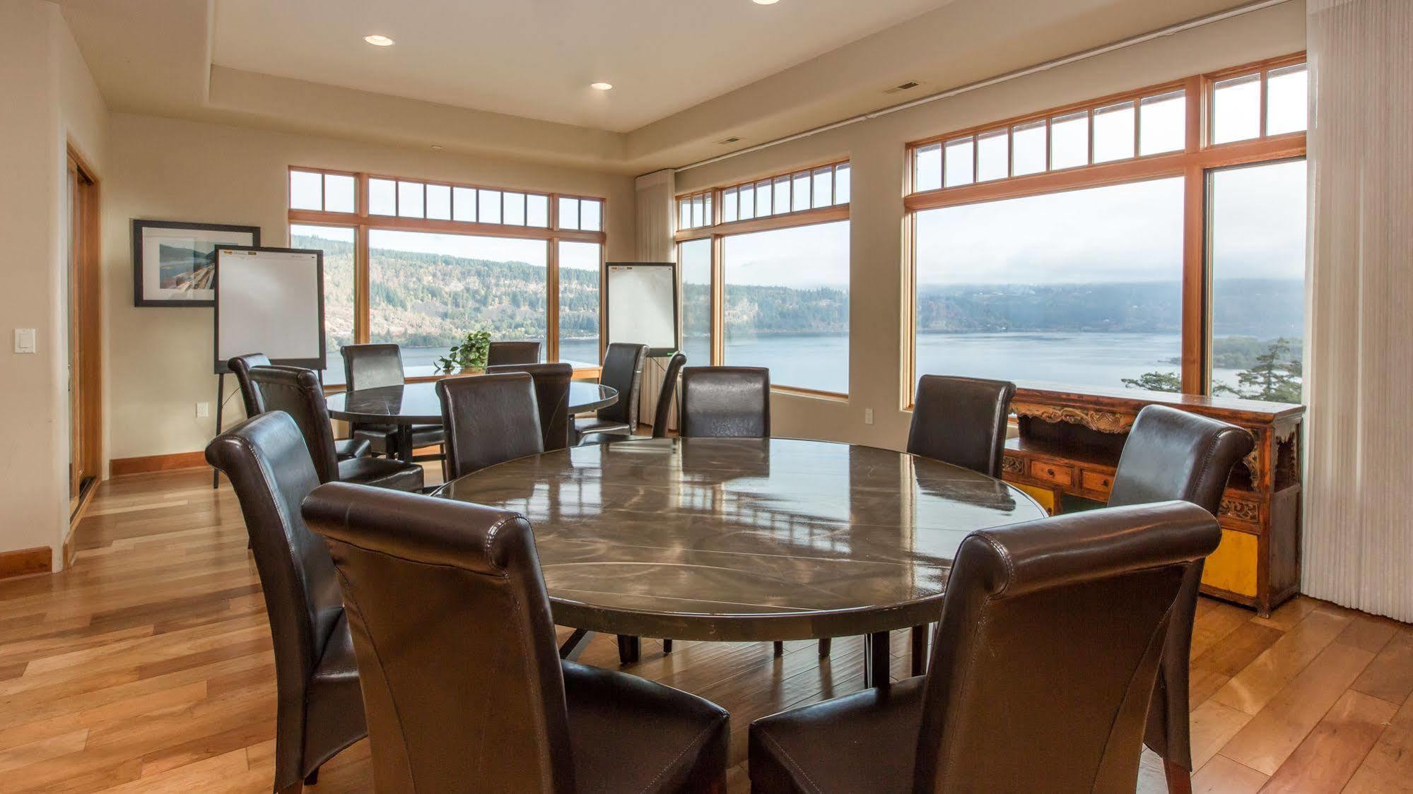 Columbia Cliff Villas Hood River Exterior photo